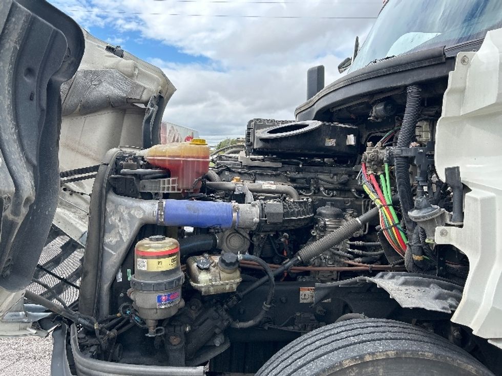 Day Cab Tractor-Heavy Duty Tractors-Freightliner-2019-T12664ST-Watertown-NY-490,782\n\t\tmiles-$ 36,250 - Image 16