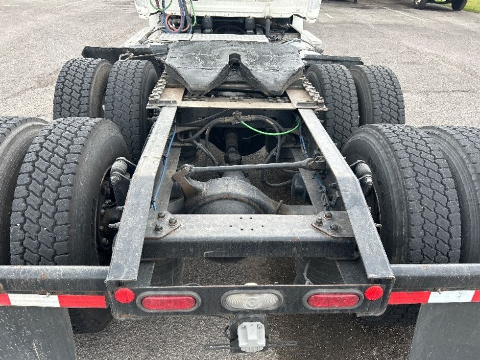 Day Cab Tractor-Heavy Duty Tractors-Freightliner-2019-T12664ST-Watertown-NY-490,782\n\t\tmiles-$ 36,250 - Image 6