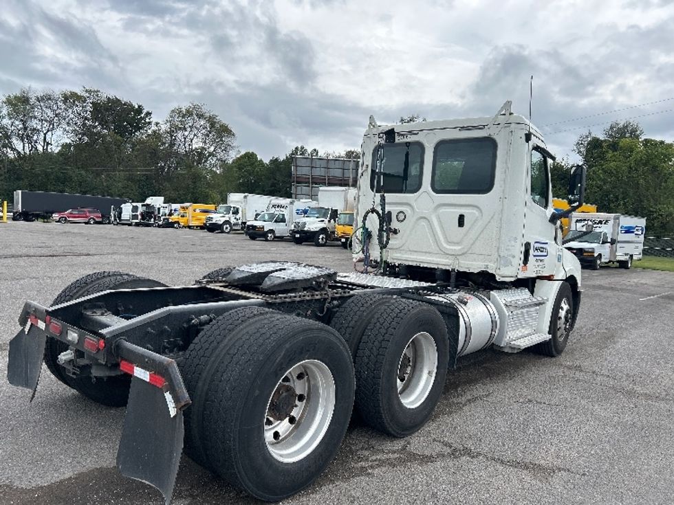 Day Cab Tractor-Heavy Duty Tractors-Freightliner-2019-T12664ST-Watertown-NY-490,782\n\t\tmiles-$ 36,250 - Image 7