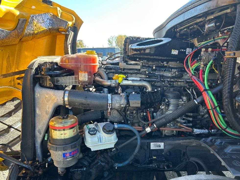 Day Cab Tractor-Heavy Duty Tractors-Freightliner-2019-T12664ST-Waterville-ME-552,991\n\t\tmiles-$ 28,000 - Image 16