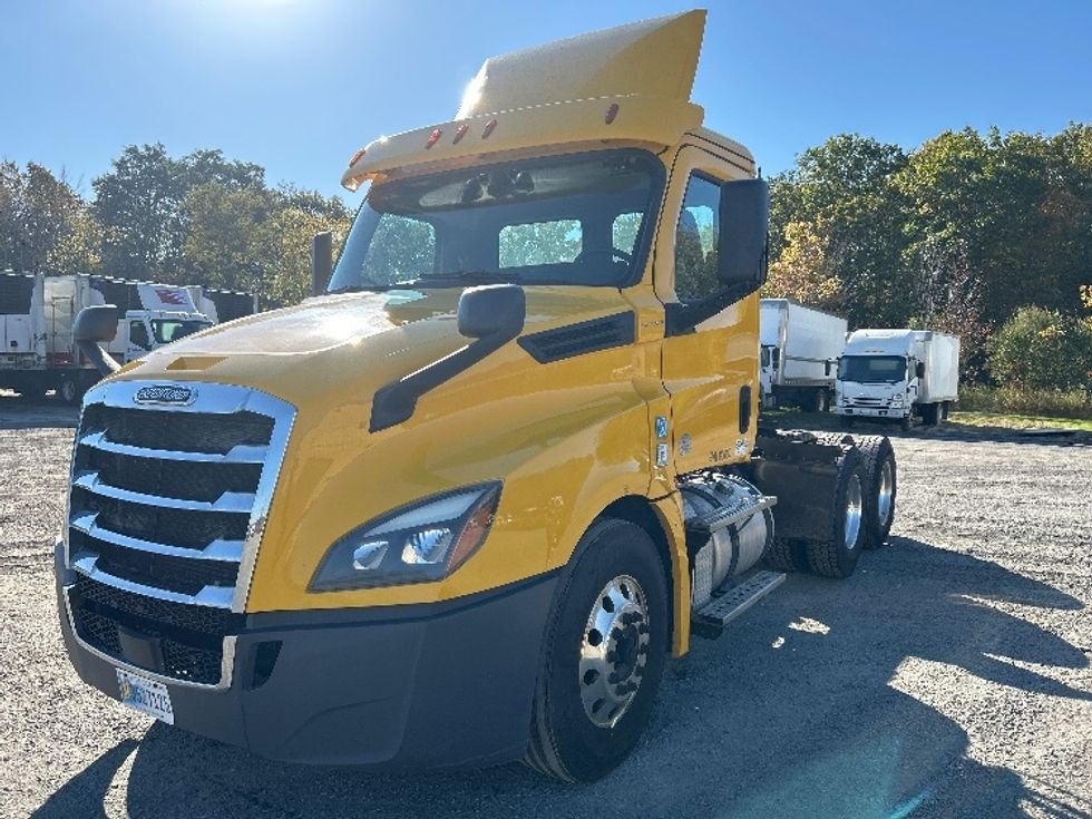 Day Cab Tractor-Heavy Duty Tractors-Freightliner-2019-T12664ST-Waterville-ME-552,991\n\t\tmiles-$ 28,000 - Image 3