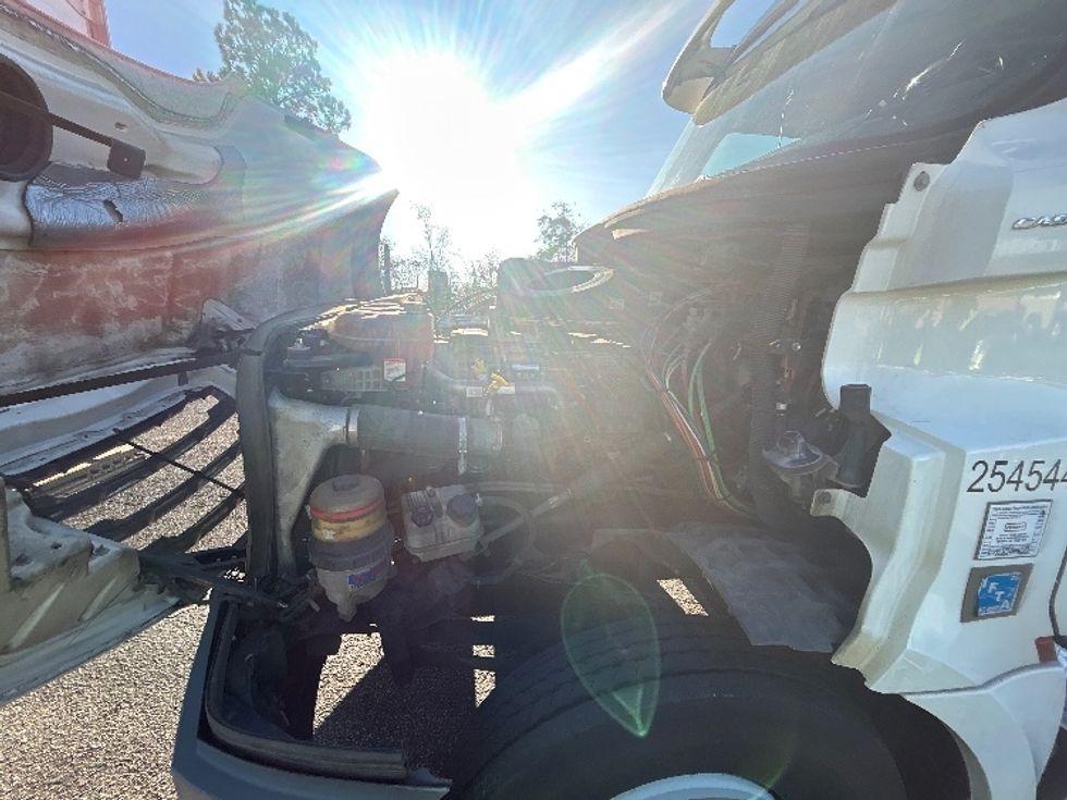 Day Cab Tractor-Heavy Duty Tractors-Freightliner-2019-T12664ST-West Columbia-SC-346,092\n\t\tmiles-$ 48,000 - Image 16