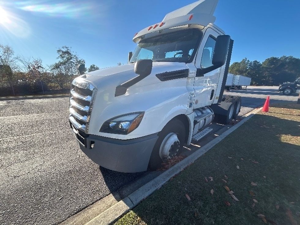 Day Cab Tractor-Heavy Duty Tractors-Freightliner-2019-T12664ST-West Columbia-SC-346,092\n\t\tmiles-$ 48,000 - Image 3