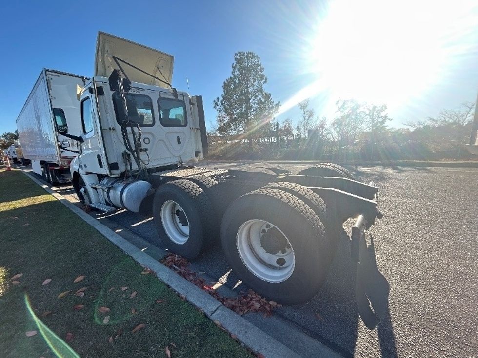 Day Cab Tractor-Heavy Duty Tractors-Freightliner-2019-T12664ST-West Columbia-SC-346,092\n\t\tmiles-$ 48,000 - Image 5