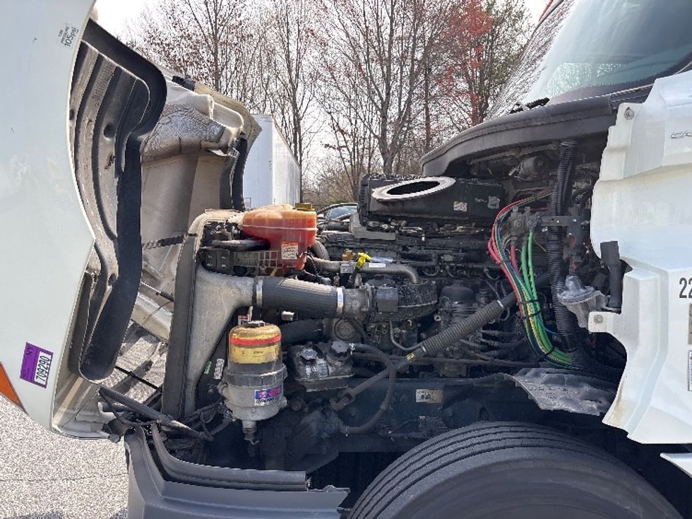 Day Cab Tractor-Heavy Duty Tractors-Freightliner-2019-T12664ST-West Columbia-SC-538,511\n\t\tmiles-$ 39,000 - Image 16