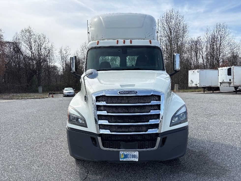 Day Cab Tractor-Heavy Duty Tractors-Freightliner-2019-T12664ST-West Columbia-SC-538,511\n\t\tmiles-$ 39,000 - Image 2