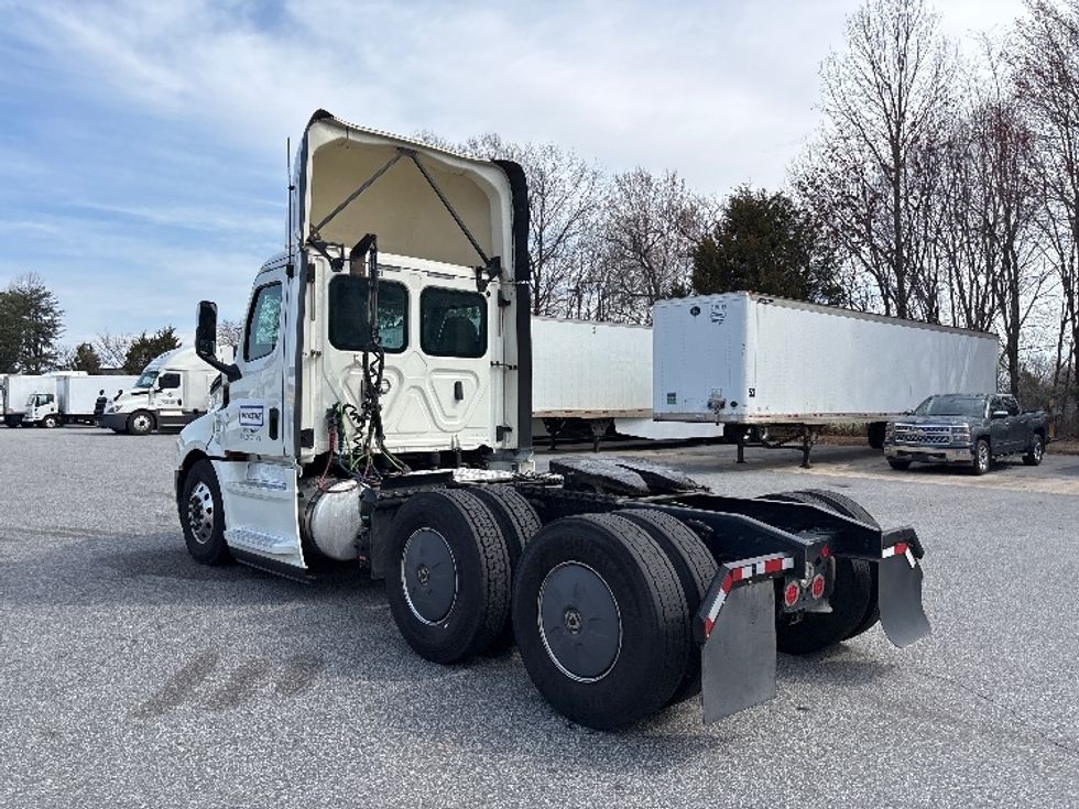 Day Cab Tractor-Heavy Duty Tractors-Freightliner-2019-T12664ST-West Columbia-SC-538,511\n\t\tmiles-$ 39,000 - Image 5