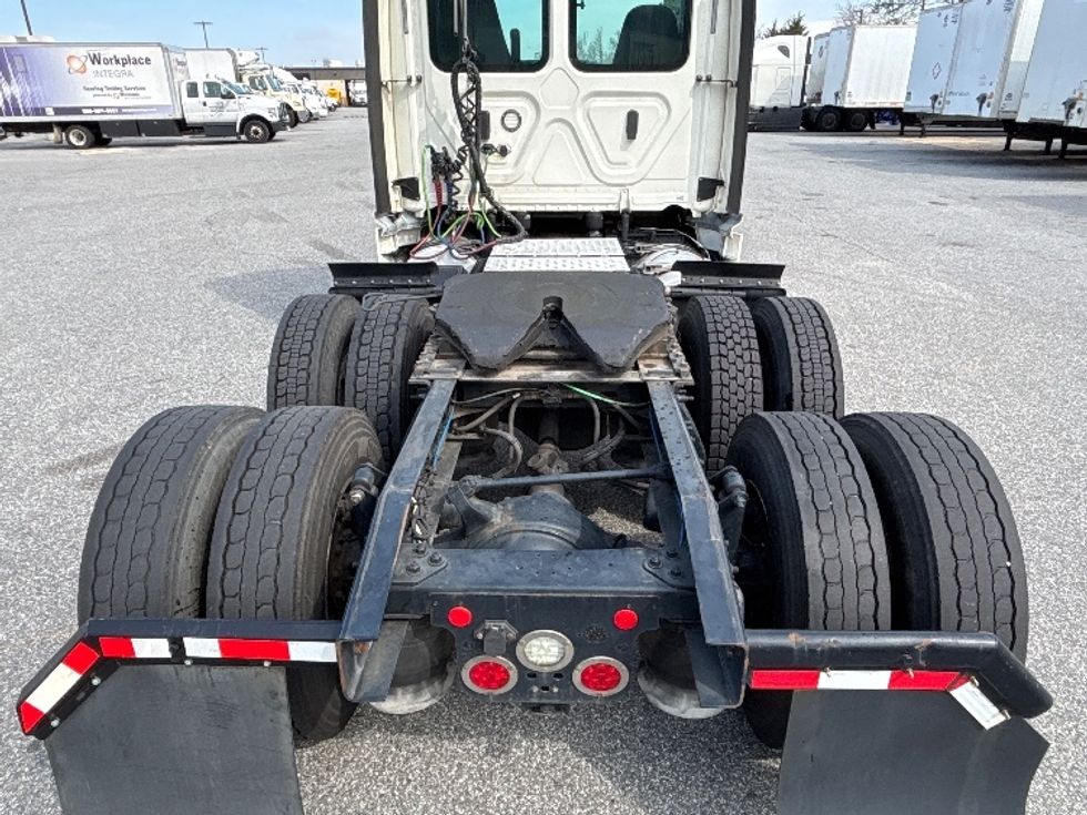 Day Cab Tractor-Heavy Duty Tractors-Freightliner-2019-T12664ST-West Columbia-SC-538,511\n\t\tmiles-$ 39,000 - Image 6