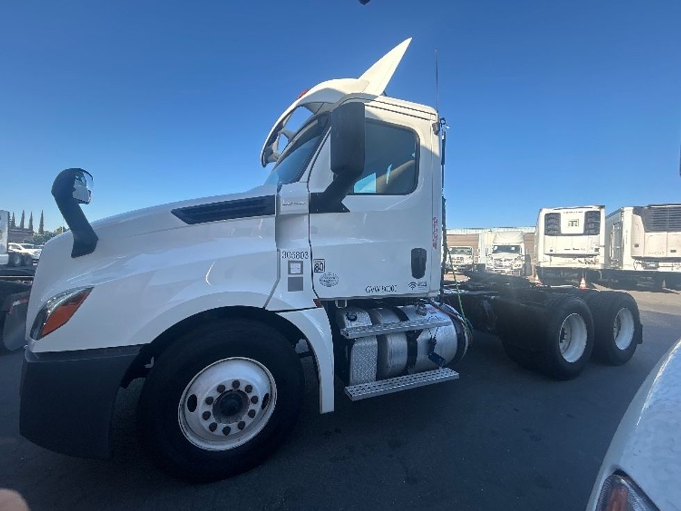 2019 Freightliner Cascadia 126" Day cab photo 4