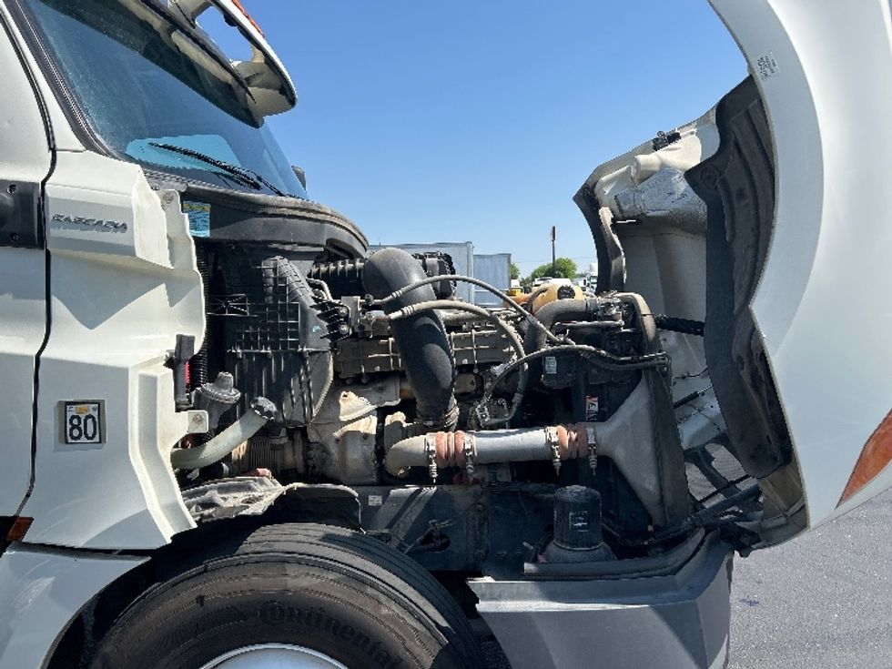 Day Cab Tractor-Heavy Duty Tractors-Freightliner-2019-T12664ST-West Sacramento-CA-304,087\n\t\tmiles-$ 53,250 - Image 14