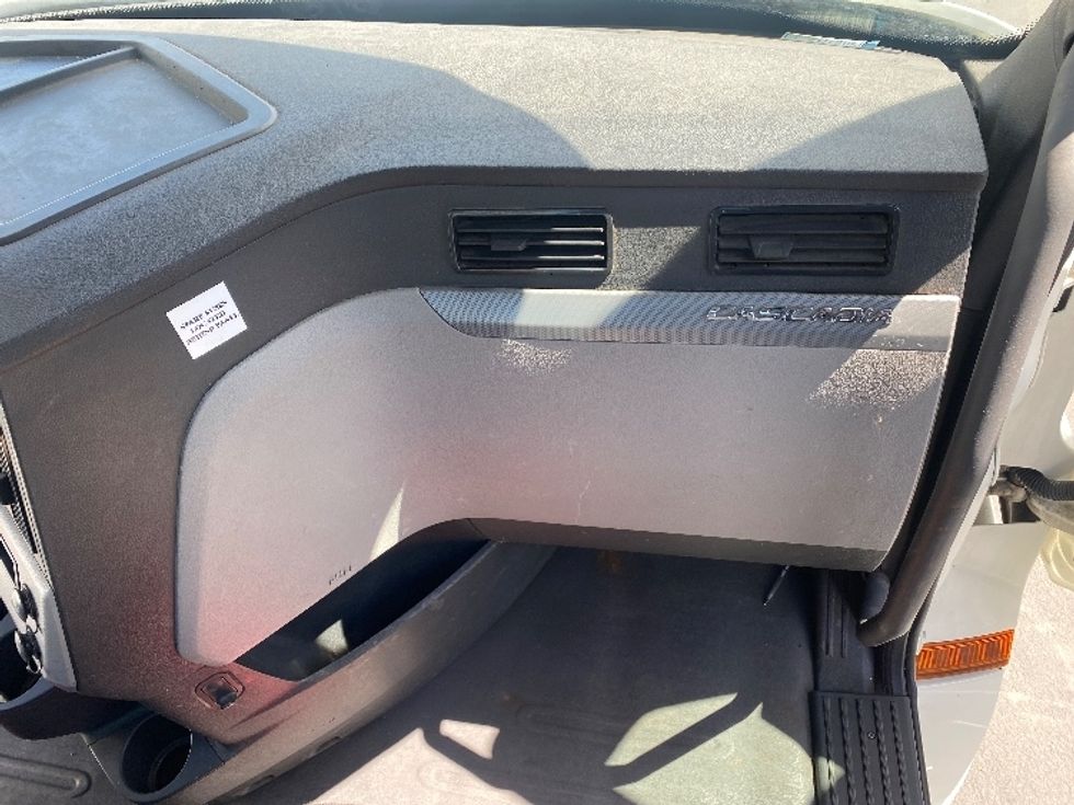 Day Cab Tractor-Heavy Duty Tractors-Freightliner-2019-T12664ST-West Sacramento-CA-343,927\n\t\tmiles-$ 58,750 - Image 13