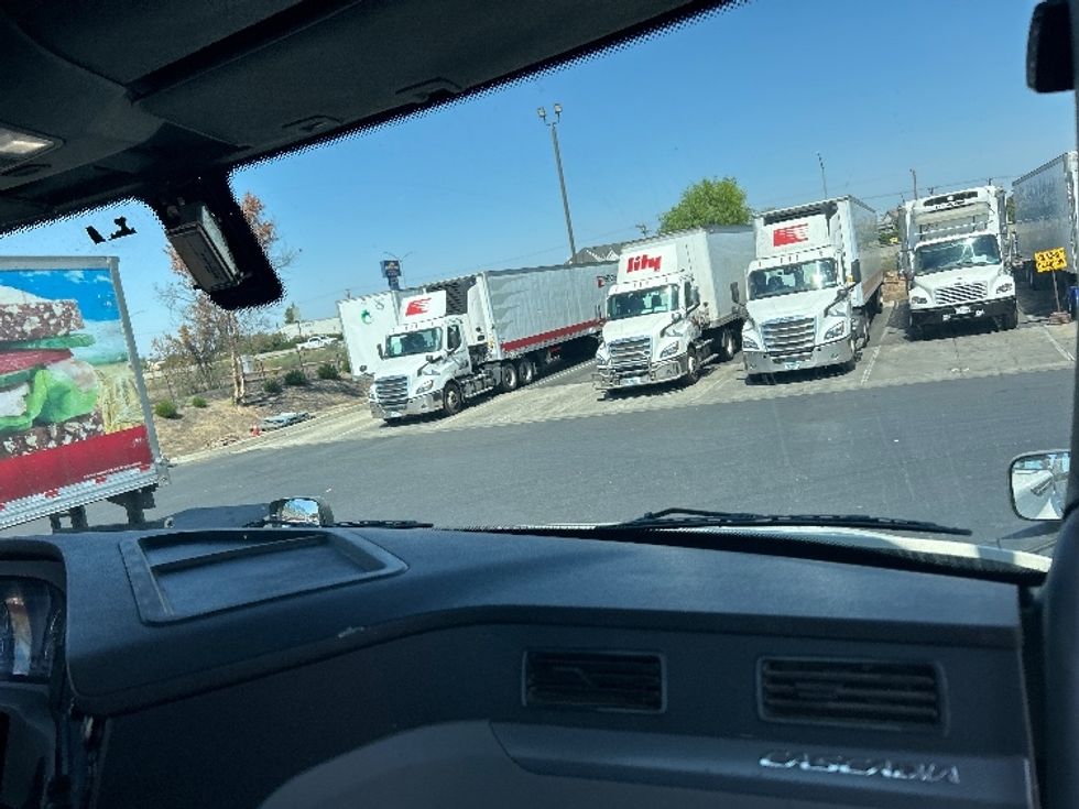 Day Cab Tractor-Heavy Duty Tractors-Freightliner-2019-T12664ST-West Sacramento-CA-346,845\n\t\tmiles-$ 51,000 - Image 13