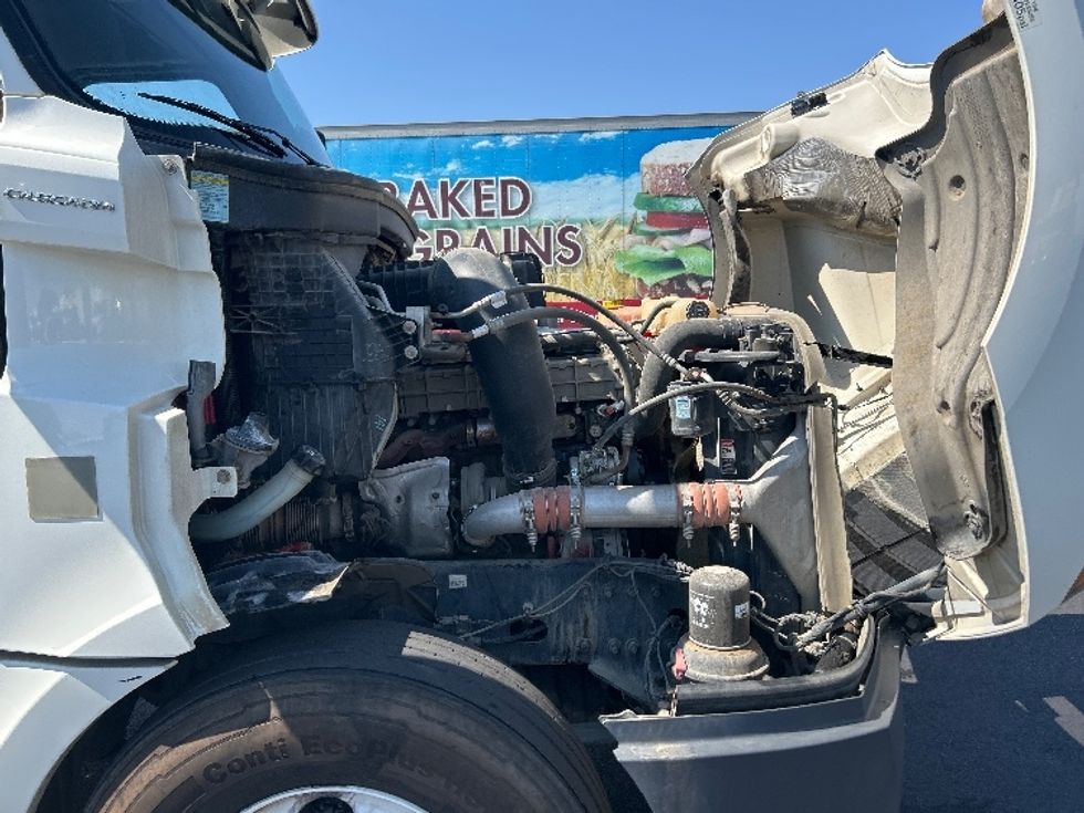 Day Cab Tractor-Heavy Duty Tractors-Freightliner-2019-T12664ST-West Sacramento-CA-346,845\n\t\tmiles-$ 51,000 - Image 15