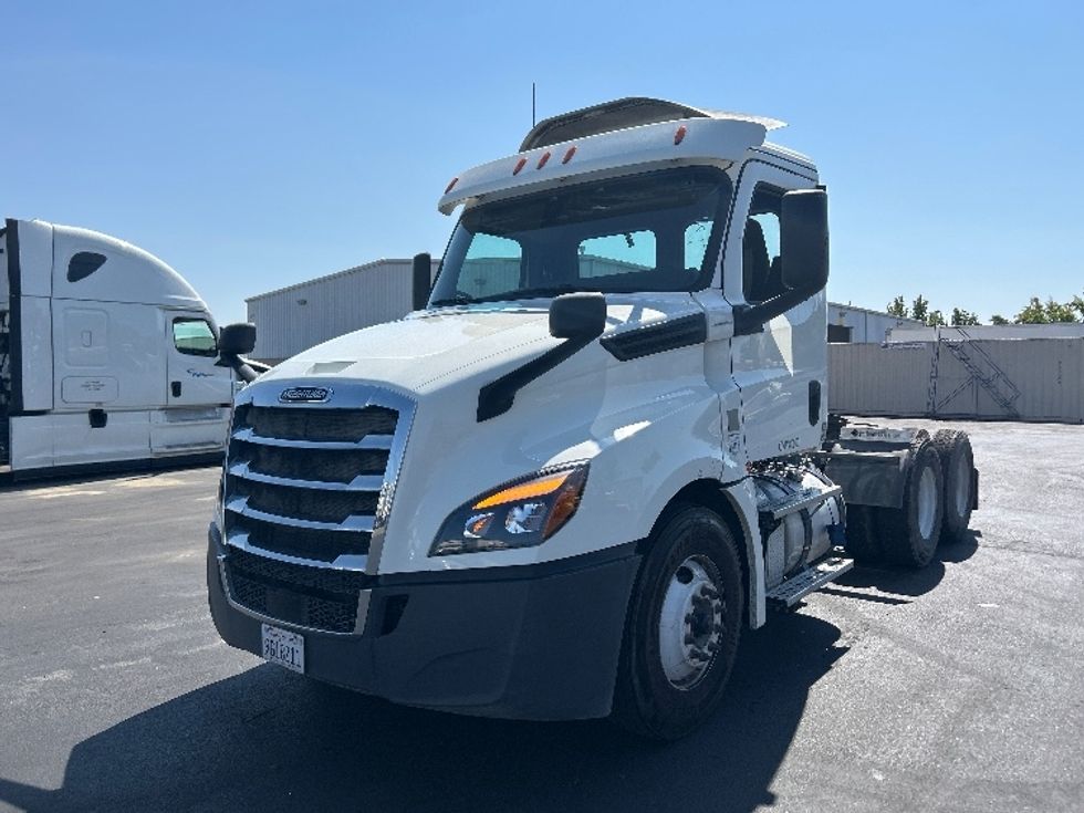 Day Cab Tractor-Heavy Duty Tractors-Freightliner-2019-T12664ST-West Sacramento-CA-346,845\n\t\tmiles-$ 51,000 - Image 3