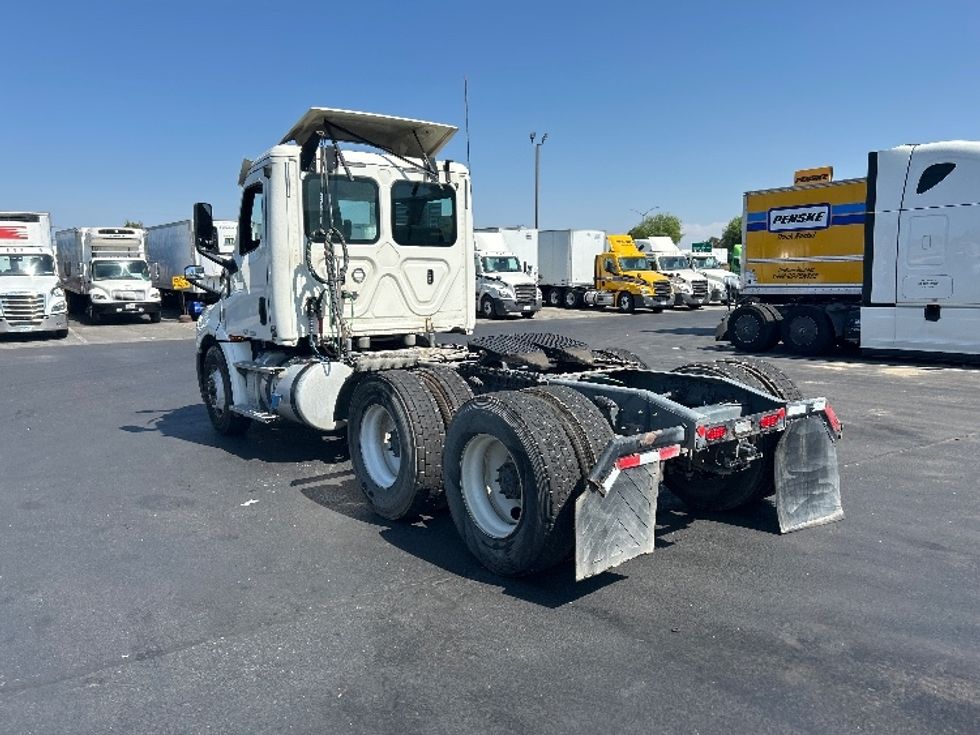 Day Cab Tractor-Heavy Duty Tractors-Freightliner-2019-T12664ST-West Sacramento-CA-346,845\n\t\tmiles-$ 51,000 - Image 5