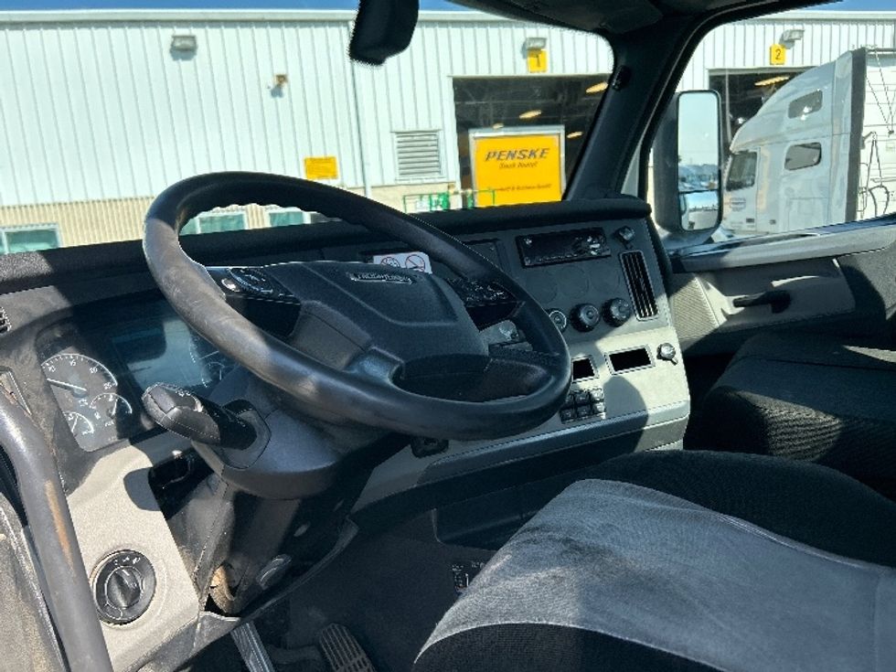 Day Cab Tractor-Heavy Duty Tractors-Freightliner-2019-T12664ST-West Sacramento-CA-351,424\n\t\tmiles-$ 50,750 - Image 10