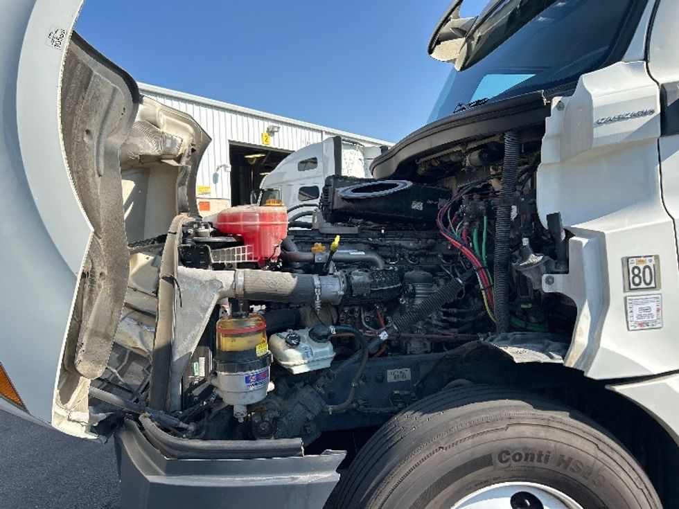 Day Cab Tractor-Heavy Duty Tractors-Freightliner-2019-T12664ST-West Sacramento-CA-351,424\n\t\tmiles-$ 50,750 - Image 16