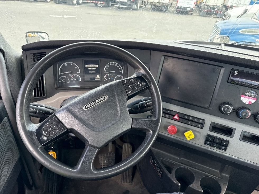 Day Cab Tractor-Heavy Duty Tractors-Freightliner-2019-T12664ST-West Sacramento-CA-353,039\n\t\tmiles-$ 47,750 - Image 11