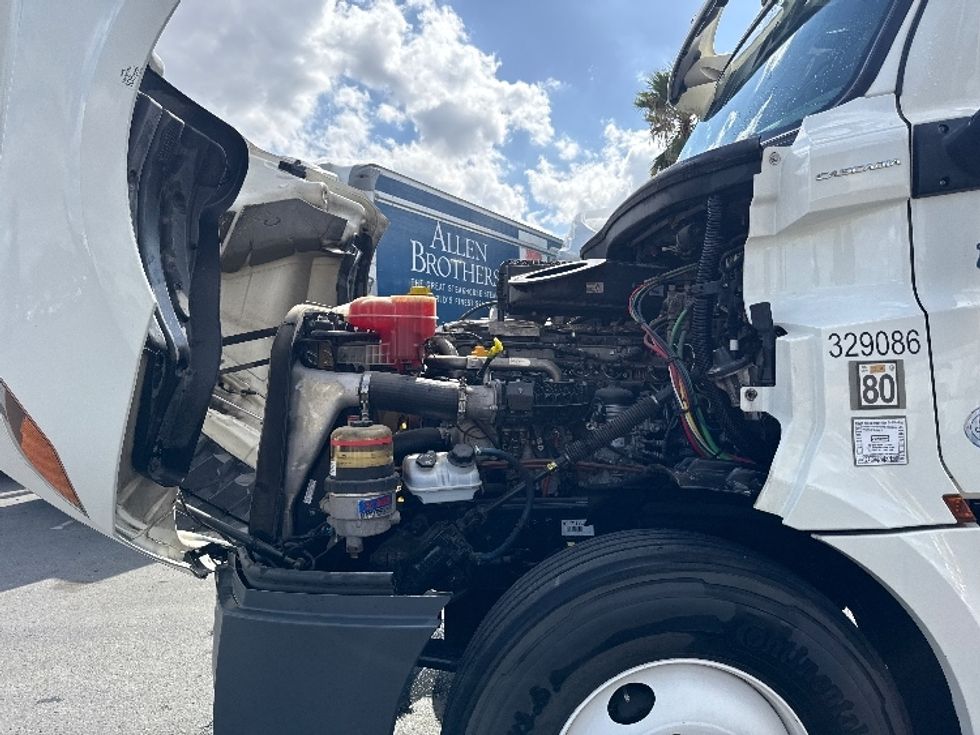 Day Cab Tractor-Heavy Duty Tractors-Freightliner-2019-T12664ST-West Sacramento-CA-353,039\n\t\tmiles-$ 47,750 - Image 16