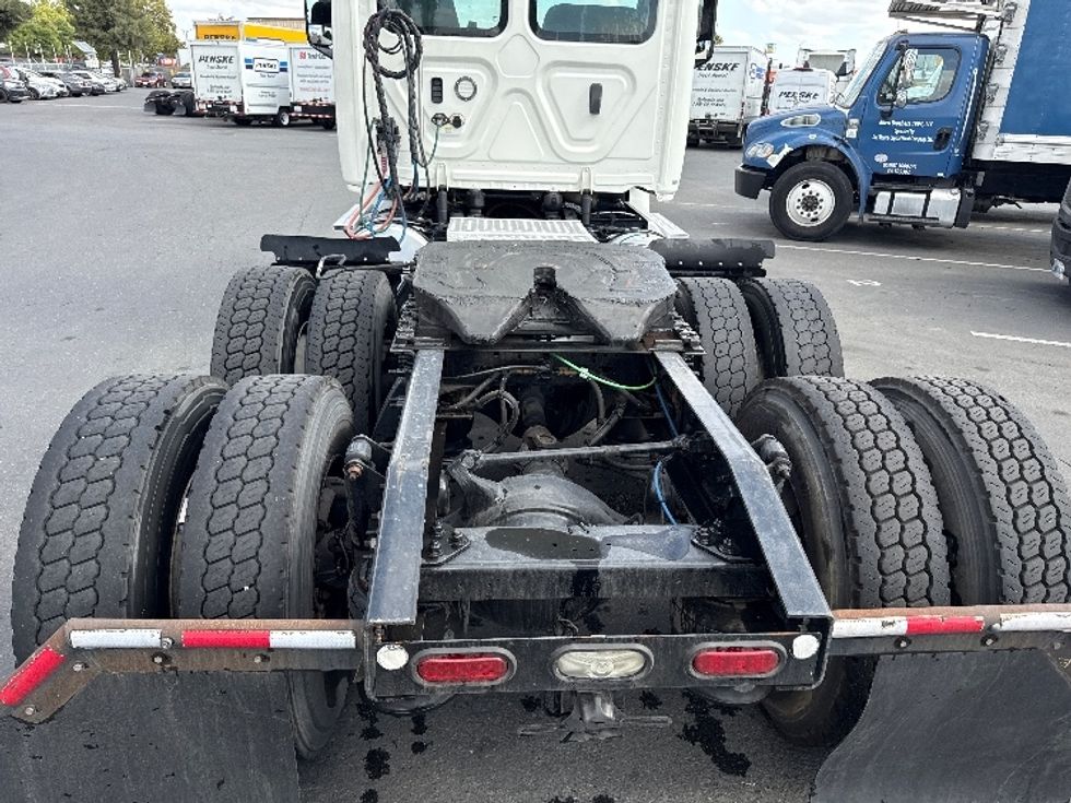 Day Cab Tractor-Heavy Duty Tractors-Freightliner-2019-T12664ST-West Sacramento-CA-353,039\n\t\tmiles-$ 47,750 - Image 6