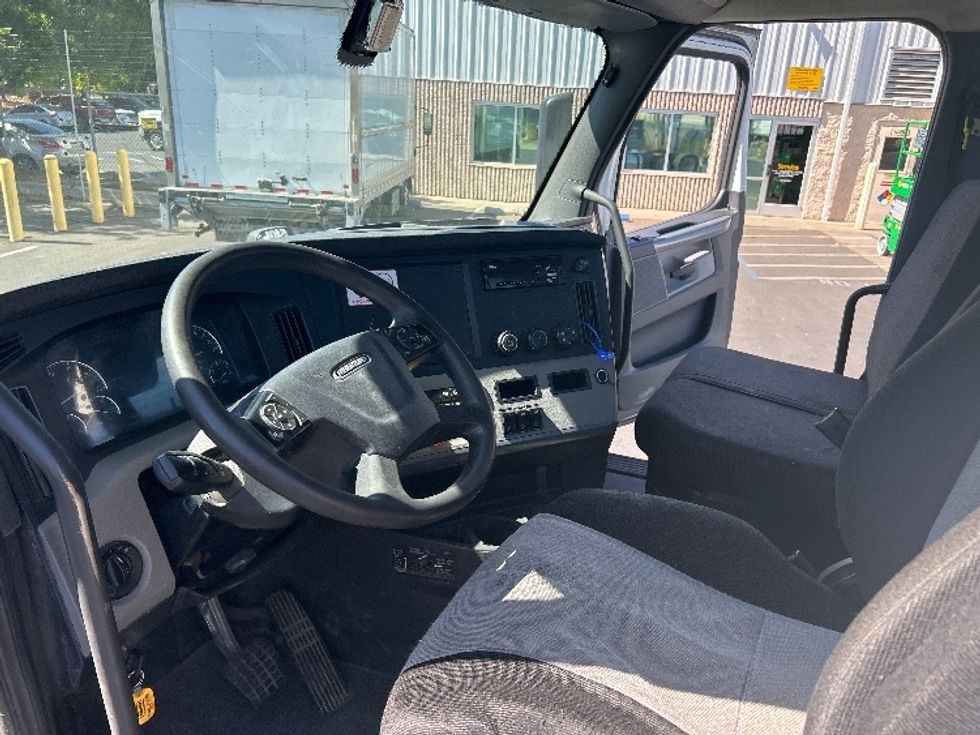 Day Cab Tractor-Heavy Duty Tractors-Freightliner-2019-T12664ST-West Sacramento-CA-354,836\n\t\tmiles-$ 47,500 - Image 10