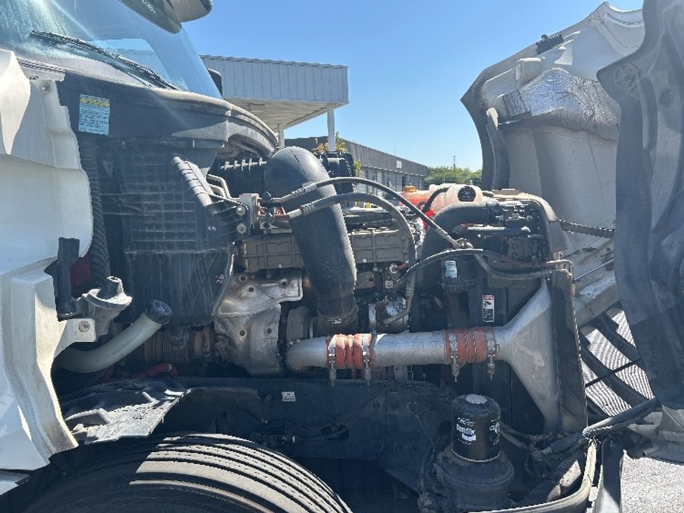 Day Cab Tractor-Heavy Duty Tractors-Freightliner-2019-T12664ST-West Sacramento-CA-378,608\n\t\tmiles-$ 46,250 - Image 15