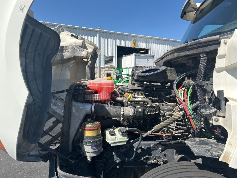 Day Cab Tractor-Heavy Duty Tractors-Freightliner-2019-T12664ST-West Sacramento-CA-378,608\n\t\tmiles-$ 46,250 - Image 16