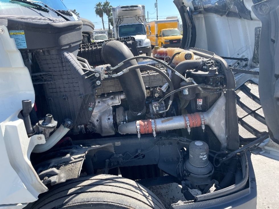 Day Cab Tractor-Heavy Duty Tractors-Freightliner-2019-T12664ST-West Sacramento-CA-432,792\n\t\tmiles-$ 39,250 - Image 15