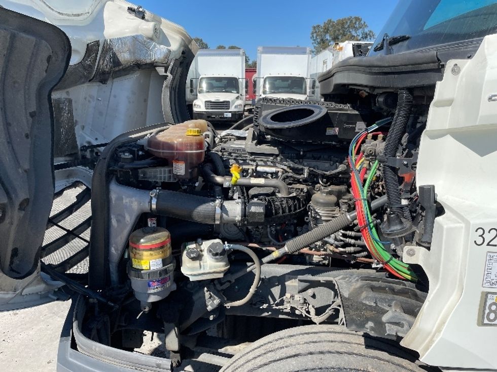 Day Cab Tractor-Heavy Duty Tractors-Freightliner-2019-T12664ST-West Sacramento-CA-432,792\n\t\tmiles-$ 39,250 - Image 16