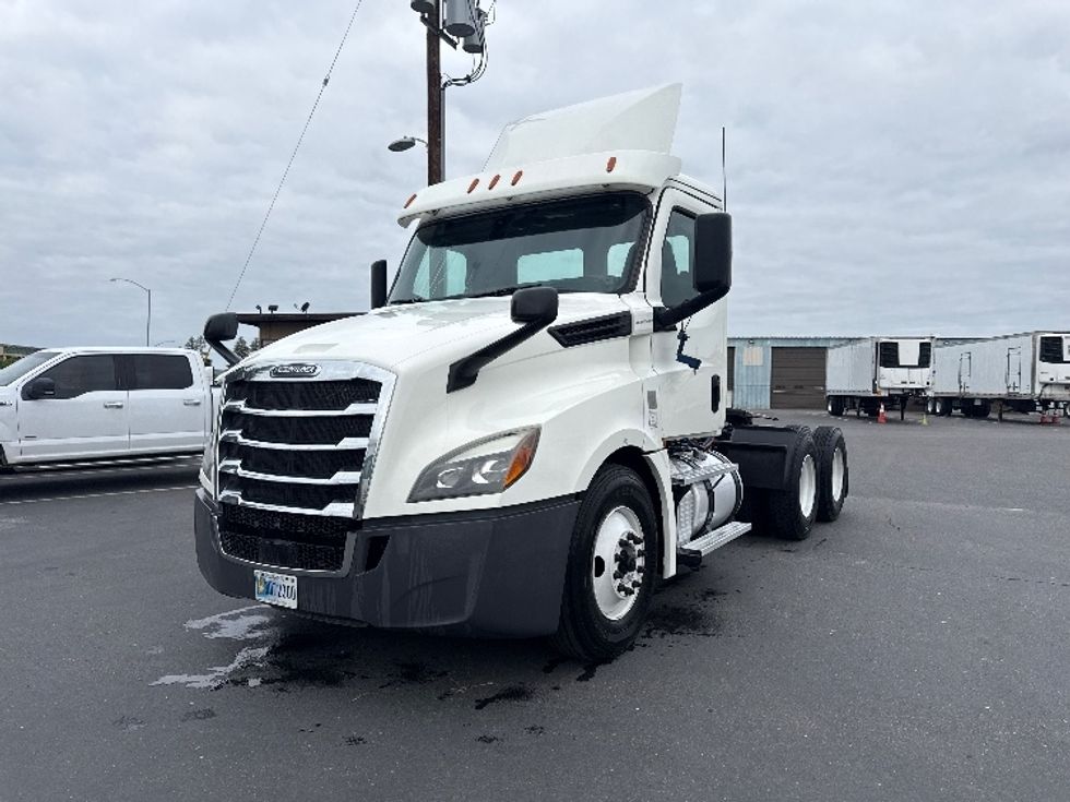 Day Cab Tractor-Heavy Duty Tractors-Freightliner-2019-T12664ST-West Sacramento-CA-465,967\n\t\tmiles-$ 39,500 - Image 3