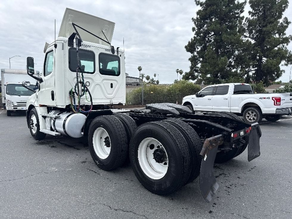 Day Cab Tractor-Heavy Duty Tractors-Freightliner-2019-T12664ST-West Sacramento-CA-465,967\n\t\tmiles-$ 39,500 - Image 5