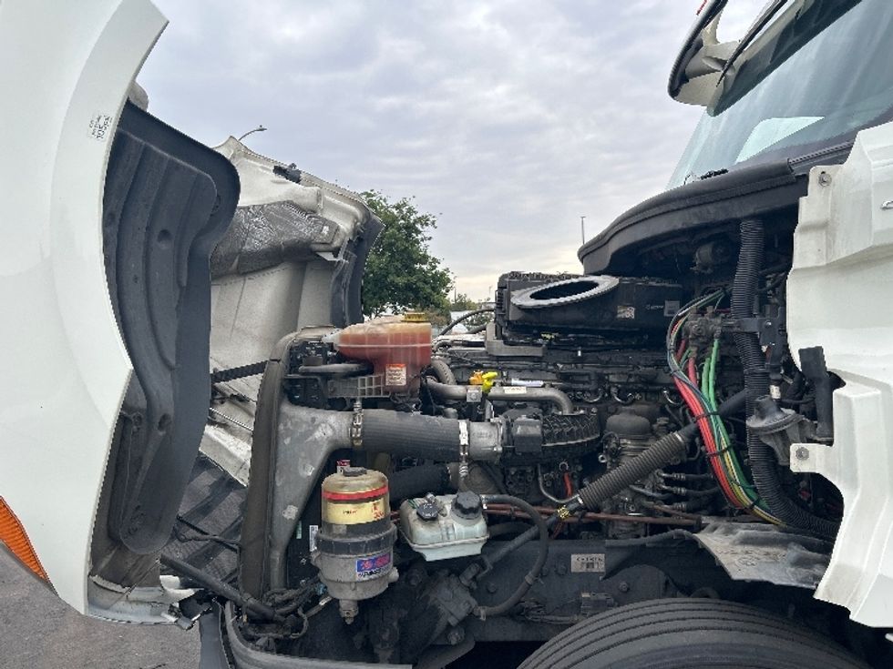 Day Cab Tractor-Heavy Duty Tractors-Freightliner-2019-T12664ST-West Sacramento-CA-466,217\n\t\tmiles-$ 41,500 - Image 16