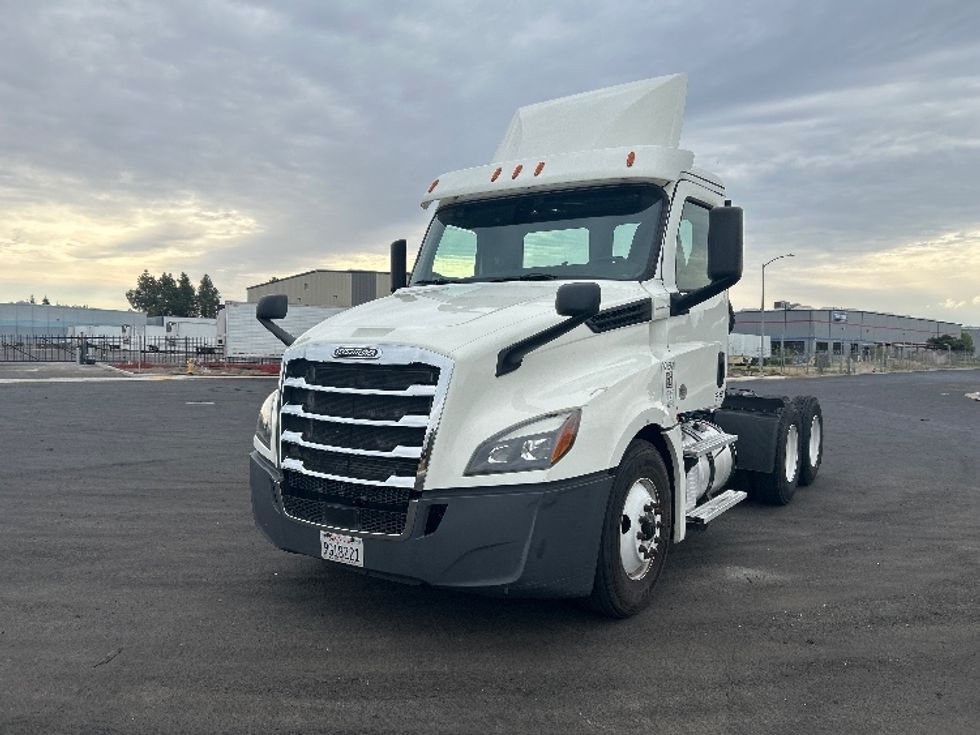 Day Cab Tractor-Heavy Duty Tractors-Freightliner-2019-T12664ST-West Sacramento-CA-466,217\n\t\tmiles-$ 41,500 - Image 3