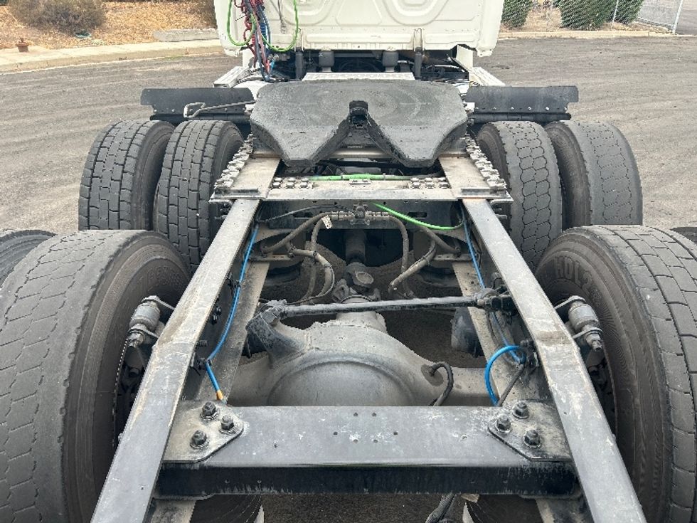 Day Cab Tractor-Heavy Duty Tractors-Freightliner-2019-T12664ST-West Sacramento-CA-466,217\n\t\tmiles-$ 41,500 - Image 6