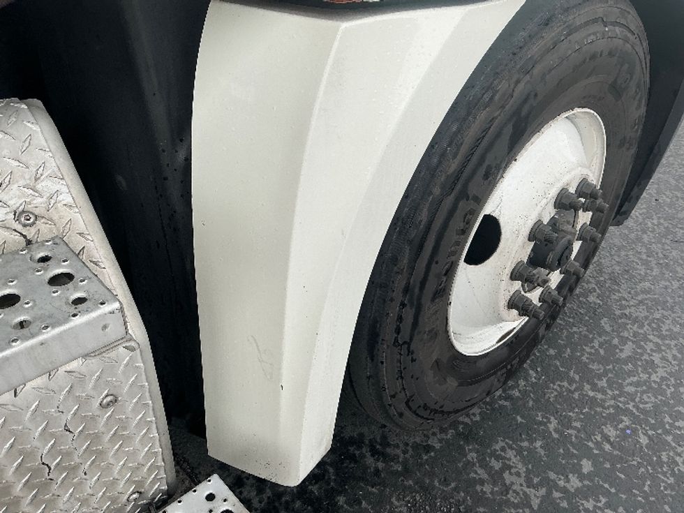 Day Cab Tractor-Heavy Duty Tractors-Freightliner-2019-T12664ST-West Sacramento-CA-544,260\n\t\tmiles-$ 36,500 - Image 19