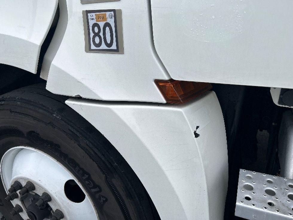 Day Cab Tractor-Heavy Duty Tractors-Freightliner-2019-T12664ST-West Sacramento-CA-544,260\n\t\tmiles-$ 36,500 - Image 21