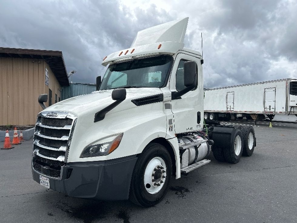 Day Cab Tractor-Heavy Duty Tractors-Freightliner-2019-T12664ST-West Sacramento-CA-544,260\n\t\tmiles-$ 36,500 - Image 3