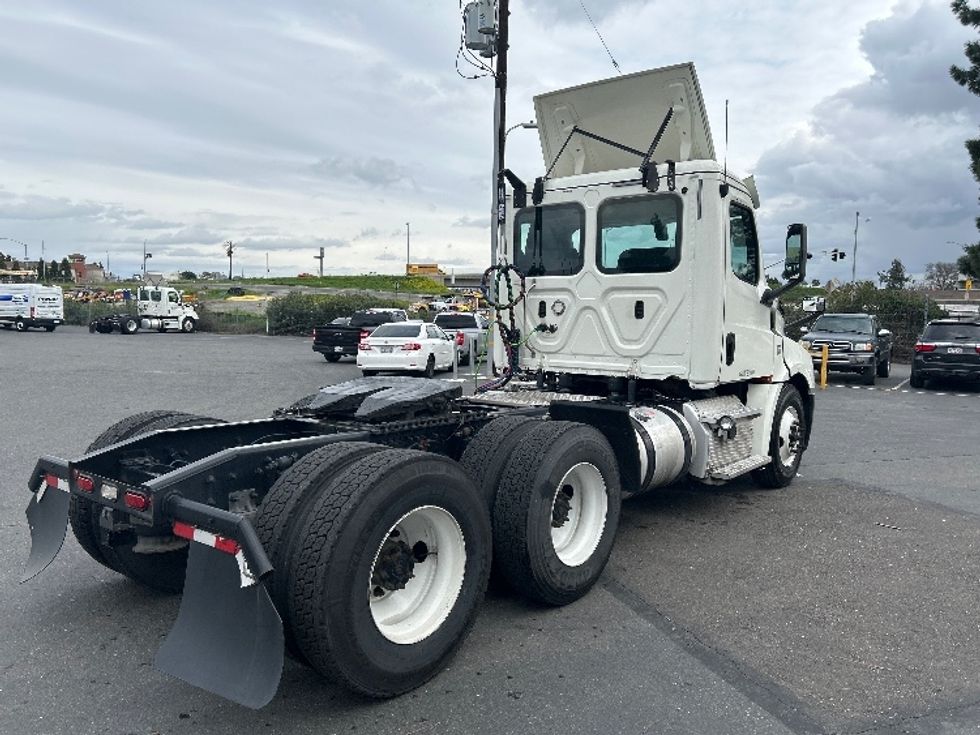 Day Cab Tractor-Heavy Duty Tractors-Freightliner-2019-T12664ST-West Sacramento-CA-544,260\n\t\tmiles-$ 36,500 - Image 7