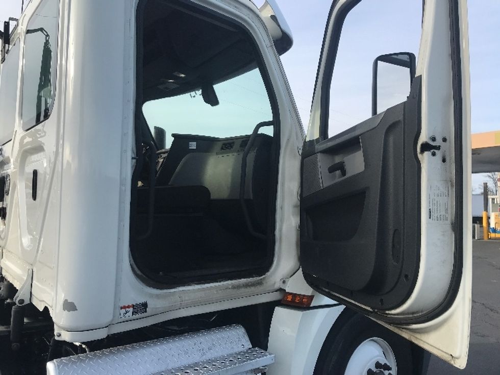 Day Cab Tractor-Heavy Duty Tractors-Freightliner-2019-T12664ST-West Sacramento-CA-564,081\n\t\tmiles-$ 35,000 - Image 12