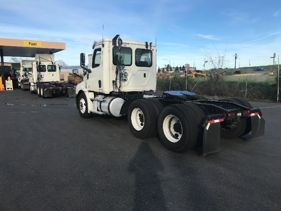 Day Cab Tractor-Heavy Duty Tractors-Freightliner-2019-T12664ST-West Sacramento-CA-564,081\n\t\tmiles-$ 35,000 - Image 5