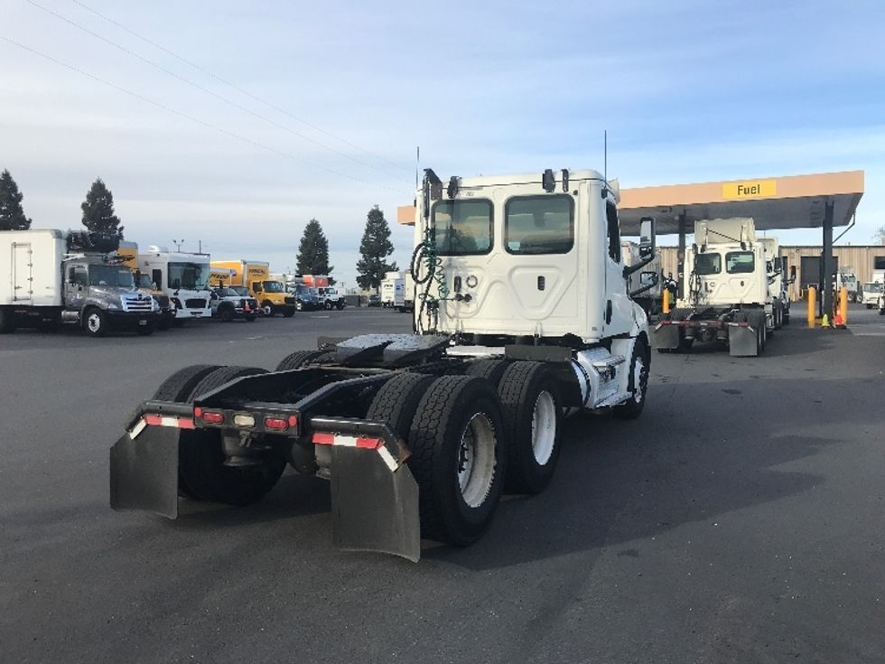 Day Cab Tractor-Heavy Duty Tractors-Freightliner-2019-T12664ST-West Sacramento-CA-564,081\n\t\tmiles-$ 35,000 - Image 7