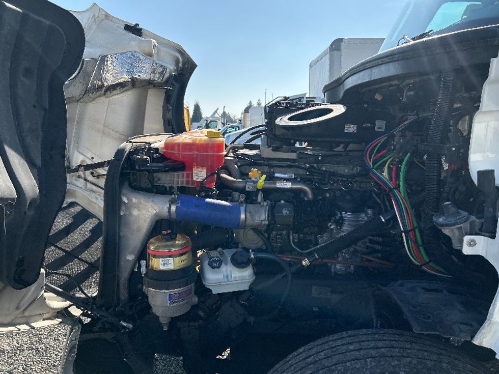 Day Cab Tractor-Heavy Duty Tractors-Freightliner-2019-T12664ST-West Sacramento-CA-565,820\n\t\tmiles-$ 34,750 - Image 16