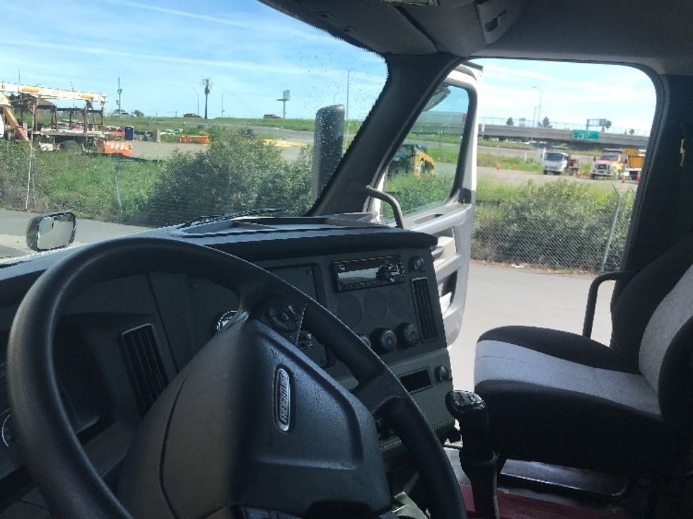 Day Cab Tractor-Heavy Duty Tractors-Freightliner-2019-T12664ST-West Sacramento-CA-714,830\n\t\tmiles-$ 22,250 - Image 10