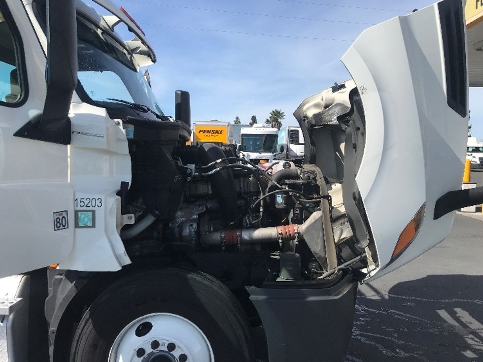 Day Cab Tractor-Heavy Duty Tractors-Freightliner-2019-T12664ST-West Sacramento-CA-714,830\n\t\tmiles-$ 22,250 - Image 15