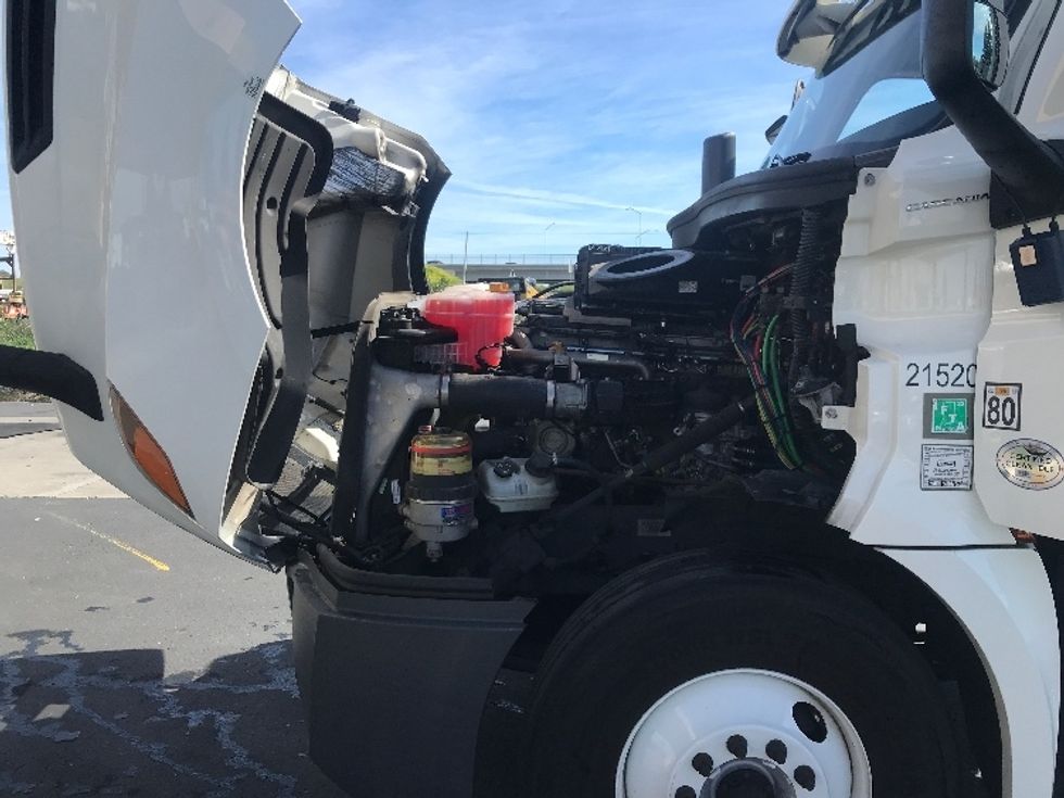 Day Cab Tractor-Heavy Duty Tractors-Freightliner-2019-T12664ST-West Sacramento-CA-714,830\n\t\tmiles-$ 22,250 - Image 16