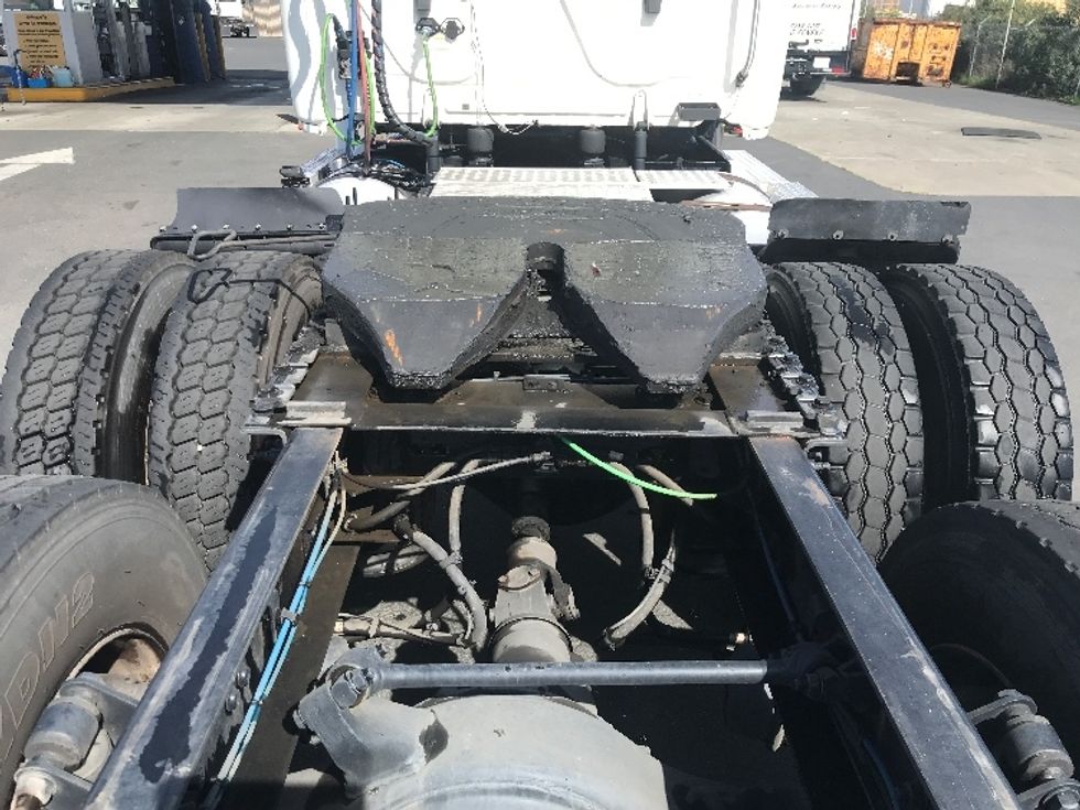 Day Cab Tractor-Heavy Duty Tractors-Freightliner-2019-T12664ST-West Sacramento-CA-714,830\n\t\tmiles-$ 22,250 - Image 6