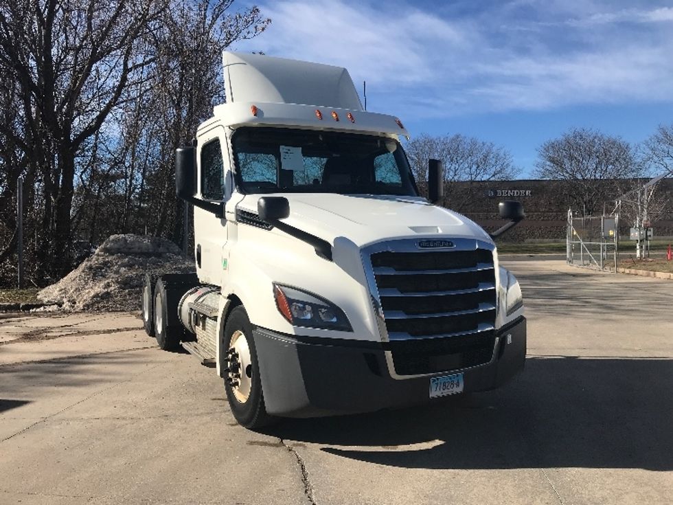 2020 Freightliner Cascadia 126" Day cab photo 17