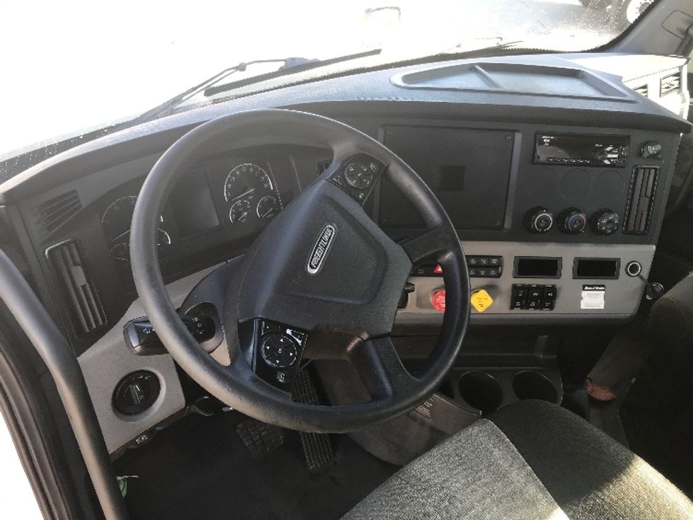 Day Cab Tractor-Heavy Duty Tractors-Freightliner-2019-T12664ST-Westfield-MA-389,481\n\t\tmiles-$ 54,750 - Image 11