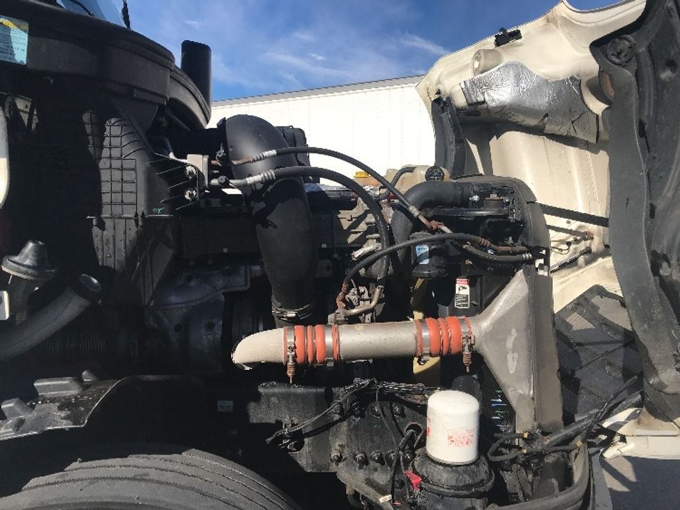 Day Cab Tractor-Heavy Duty Tractors-Freightliner-2019-T12664ST-Westfield-MA-389,481\n\t\tmiles-$ 54,750 - Image 15