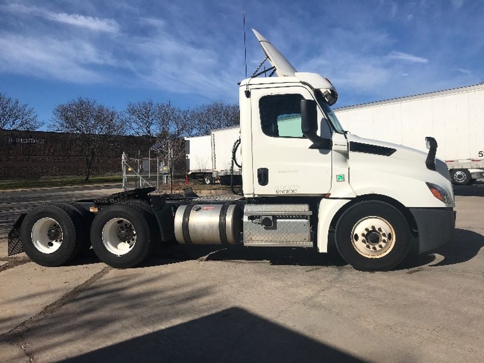 Day Cab Tractor-Heavy Duty Tractors-Freightliner-2019-T12664ST-Westfield-MA-389,481\n\t\tmiles-$ 54,750 - Image 8